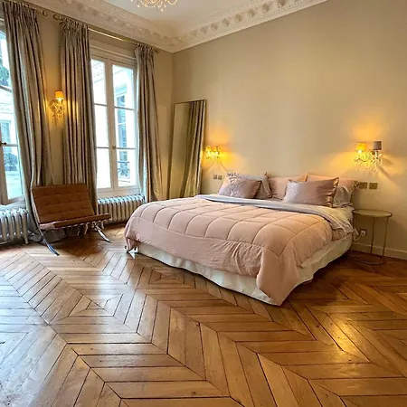 Honore Apartment *