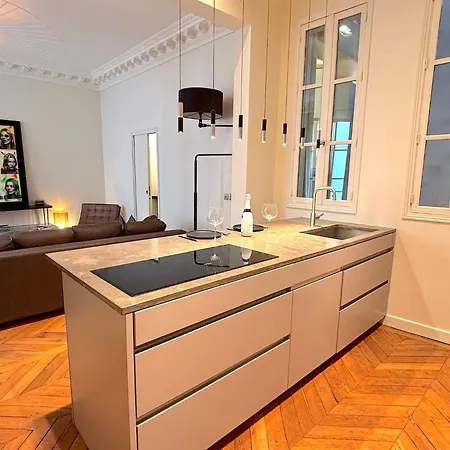 Honore Paris