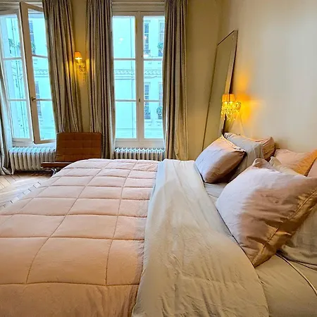 Honore Apartment